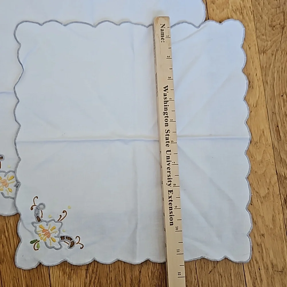 Set of 6 Vintage embroidered napkins